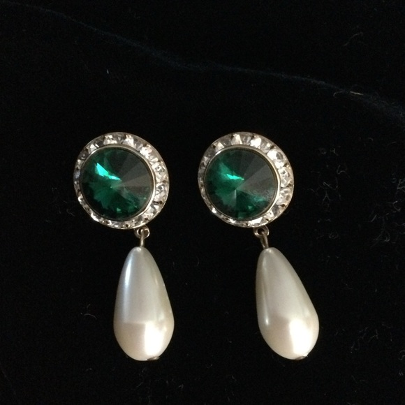 Beautiful Gold Pearl Drop  Earrings - Picture 1 of 4